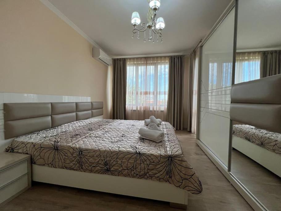 Cozy Apartment - Free Parking Plovdiv Bagian luar foto